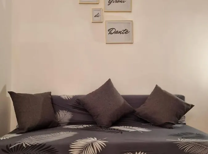 I Gironi Di Dante Неаполь
